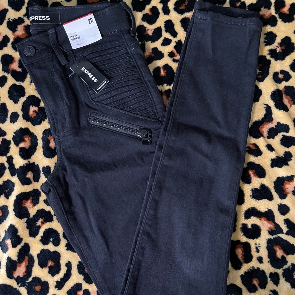Express 2R Black